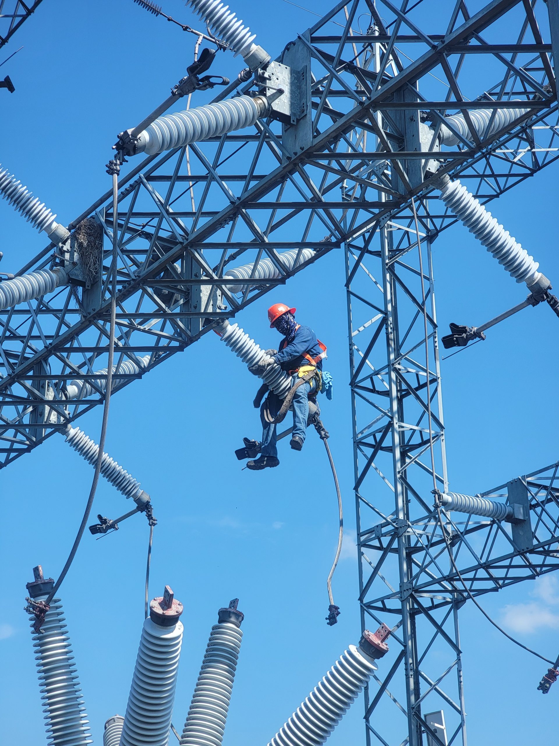 LIMPIEZA A AISLAMIENTO DE CUCHILLAS